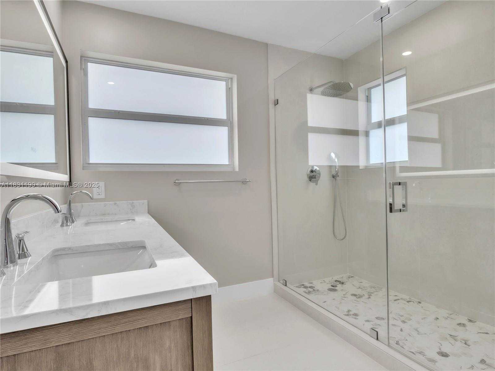 Small Image of 12427 SOUTH WEST 121ST AVE, Miami Number 10