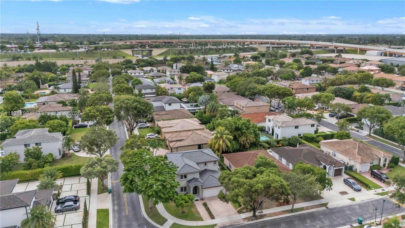 Small Image of 12427 SOUTH WEST 121ST AVE, Miami Number 13