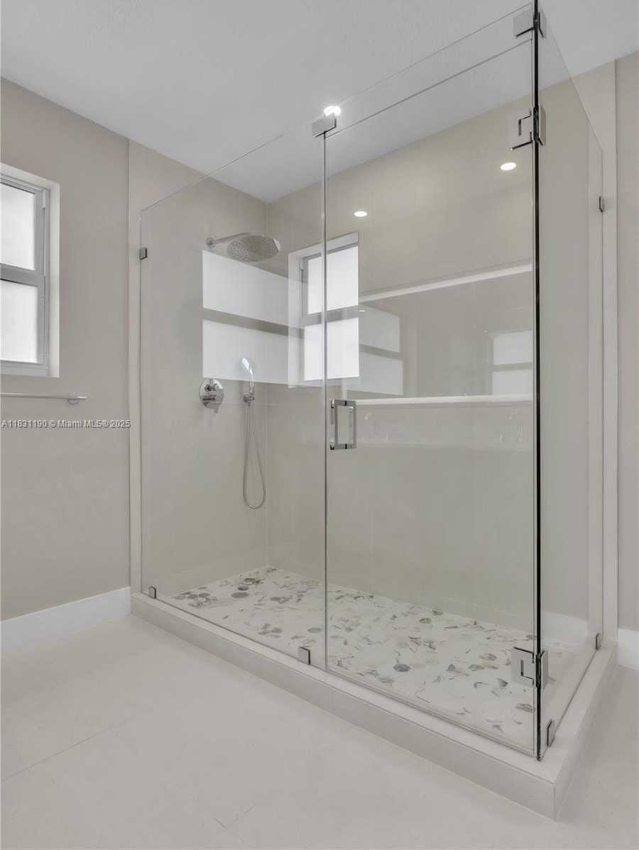 Small Image of 12427 SOUTH WEST 121ST AVE, Miami Number 16