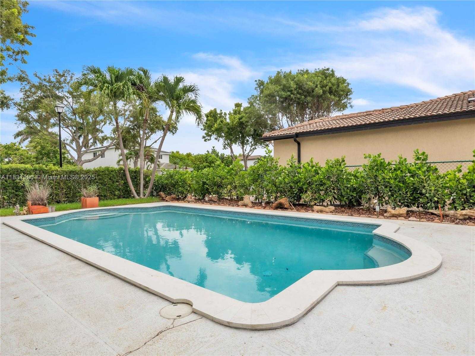 Small Image of 12427 SOUTH WEST 121ST AVE, Miami Number 18
