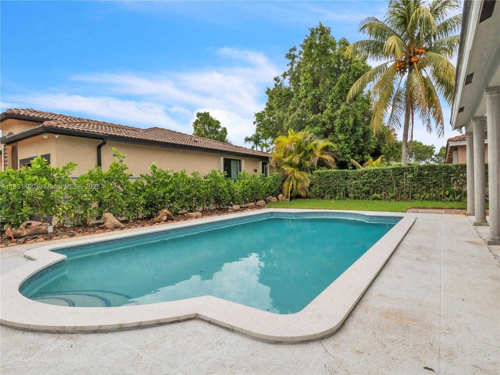 Small Image of 12427 SOUTH WEST 121ST AVE, Miami Number 19