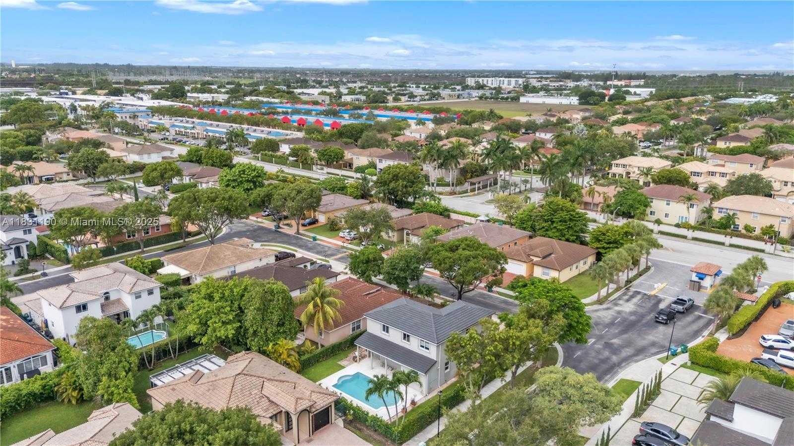Small Image of 12427 SOUTH WEST 121ST AVE, Miami Number 6
