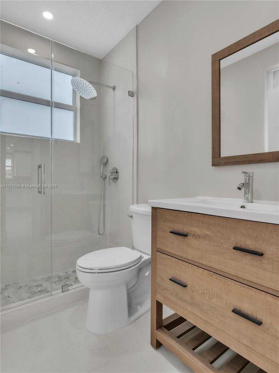 Small Image of 12427 SOUTH WEST 121ST AVE, Miami Number 7