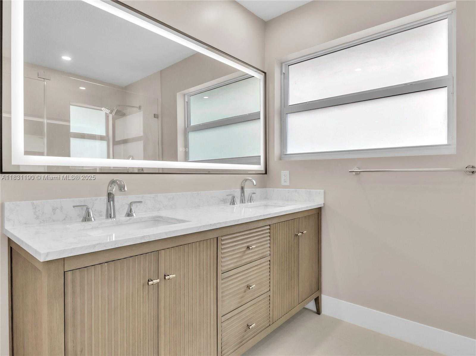 Small Image of 12427 SOUTH WEST 121ST AVE, Miami Number 9