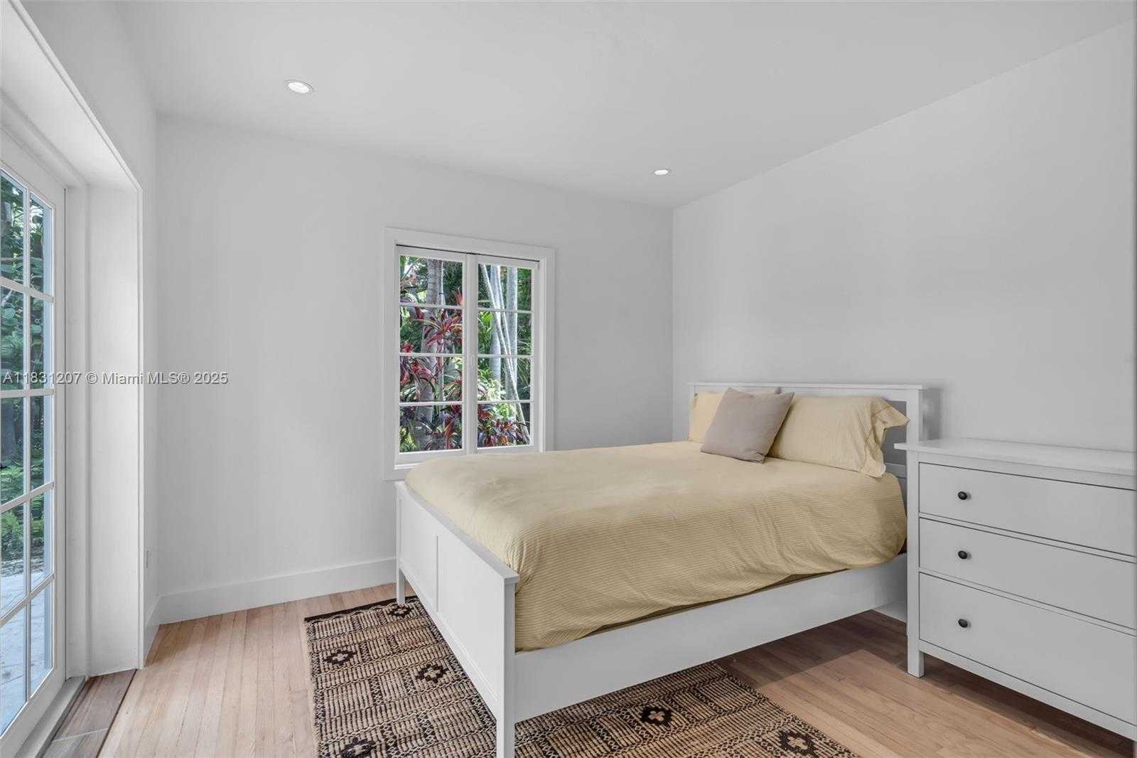 Small Image of 4151 EL PRADO BLVD, Miami Number 12