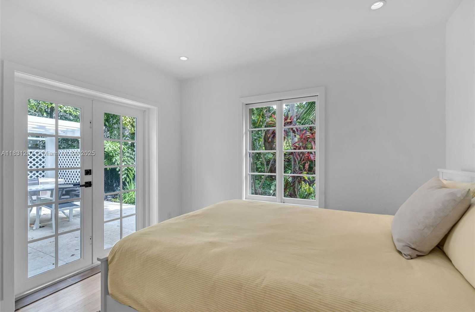 Small Image of 4151 EL PRADO BLVD, Miami Number 13