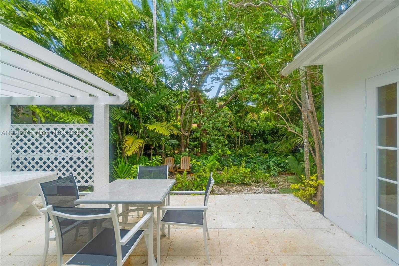 Small Image of 4151 EL PRADO BLVD, Miami Number 18