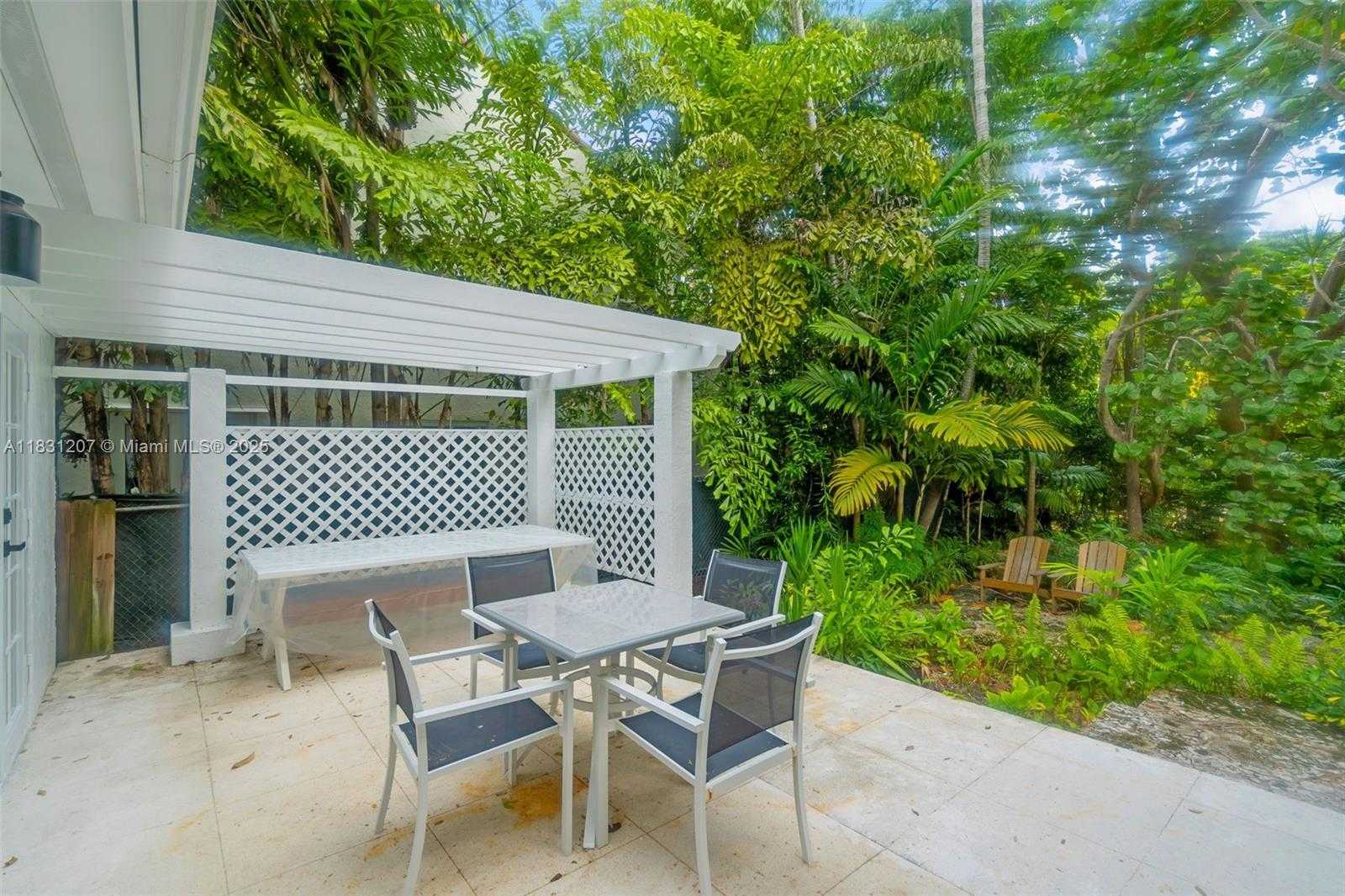 Small Image of 4151 EL PRADO BLVD, Miami Number 19