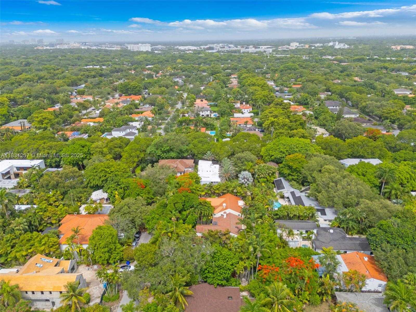Small Image of 4151 EL PRADO BLVD, Miami Number 25