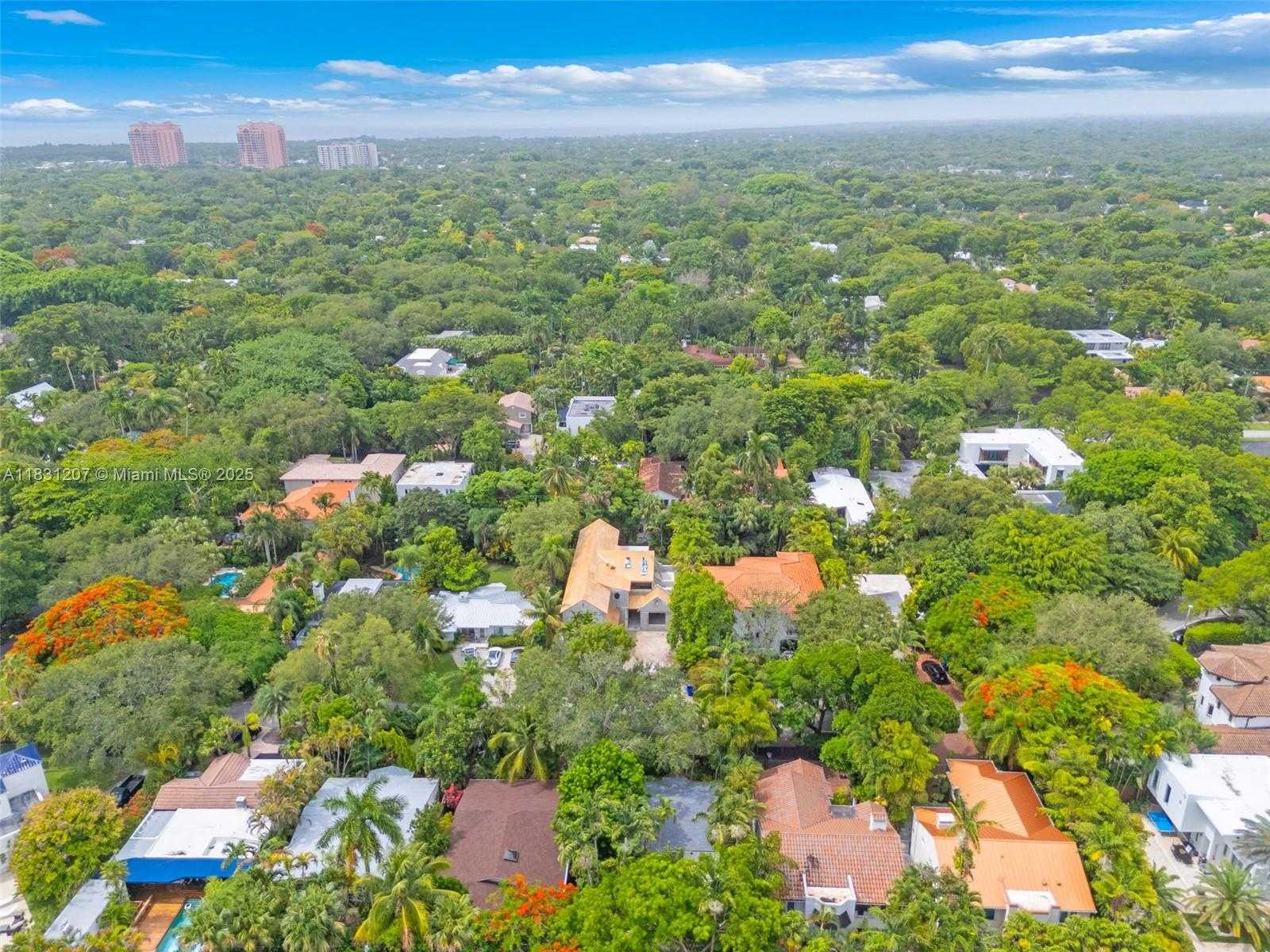 Small Image of 4151 EL PRADO BLVD, Miami Number 27