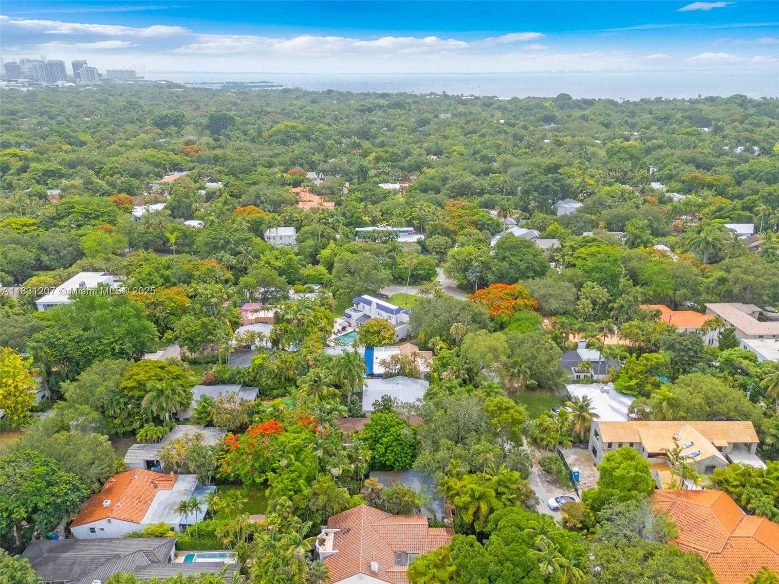 Small Image of 4151 EL PRADO BLVD, Miami Number 29