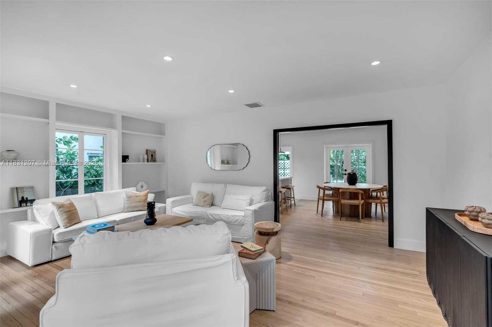 Small Image of 4151 EL PRADO BLVD, Miami Number 4