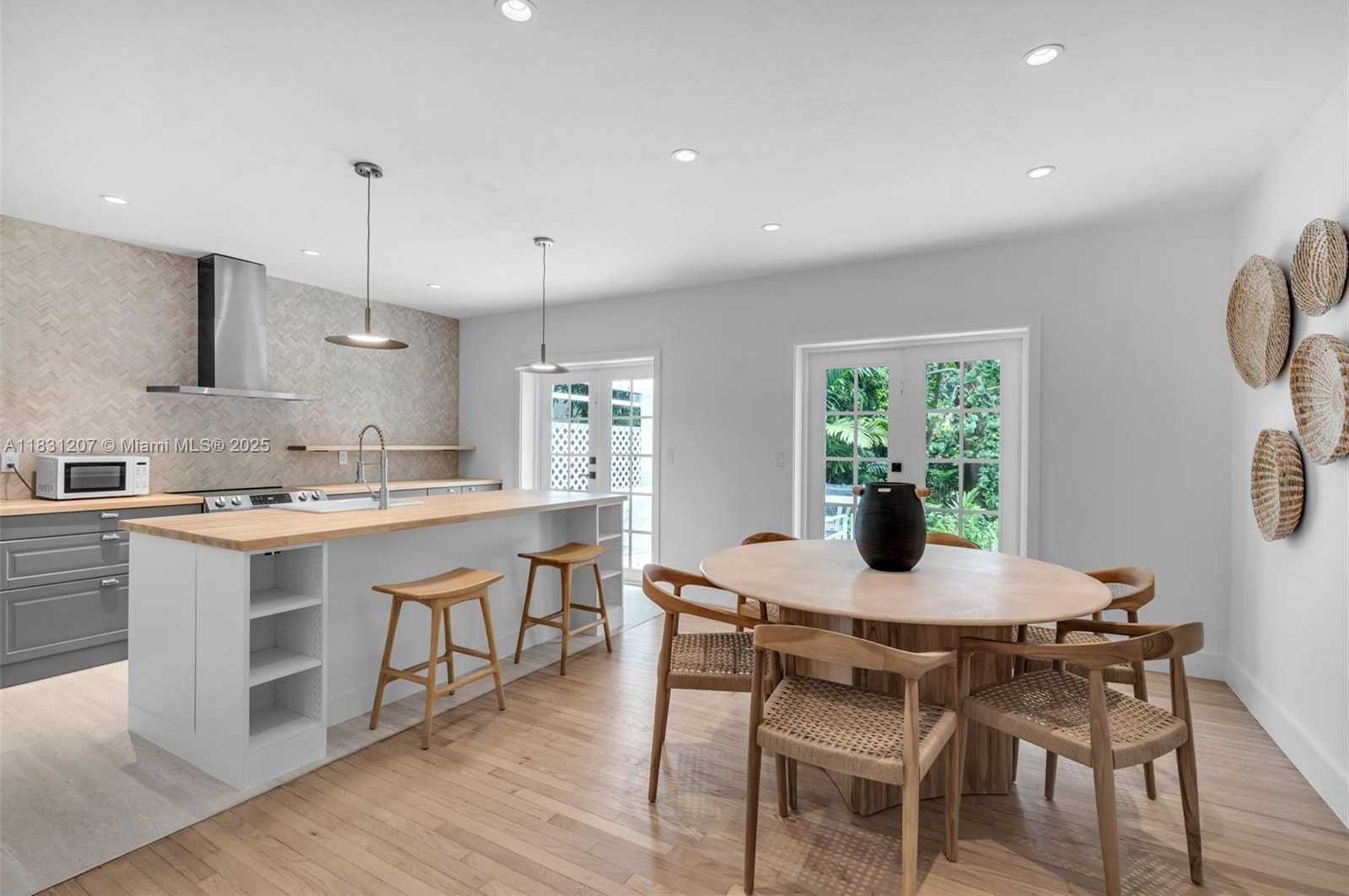 Small Image of 4151 EL PRADO BLVD, Miami Number 8