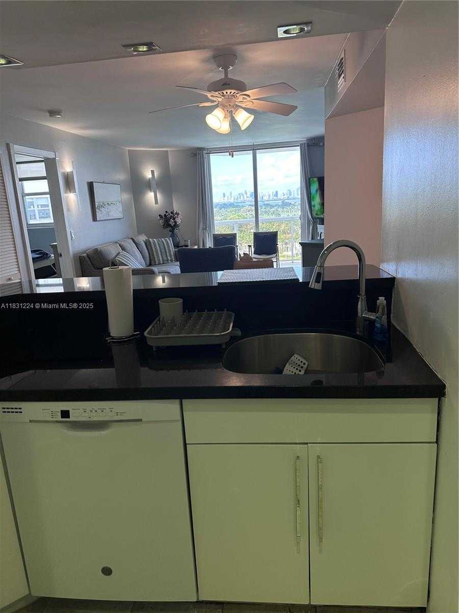 Small Image of 5880 COLLINS AVE #1203, Miami Beach Number 15