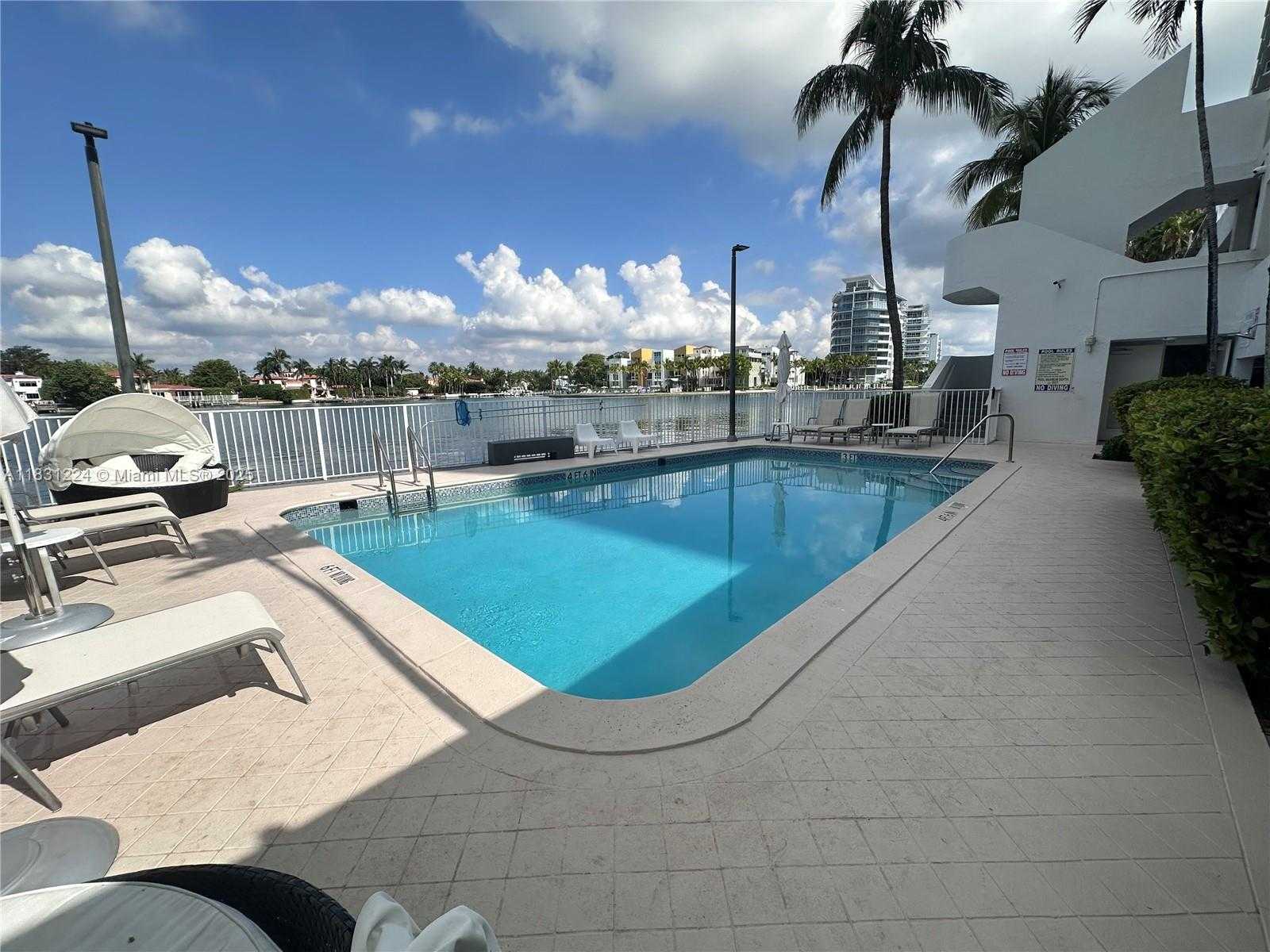 Small Image of 5880 COLLINS AVE #1203, Miami Beach Number 27