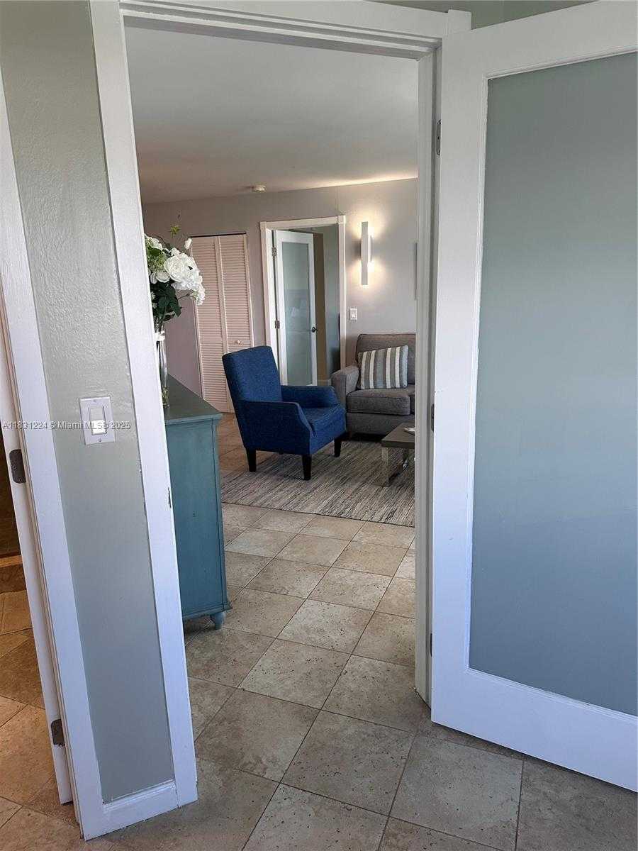 Small Image of 5880 COLLINS AVE #1203, Miami Beach Number 42