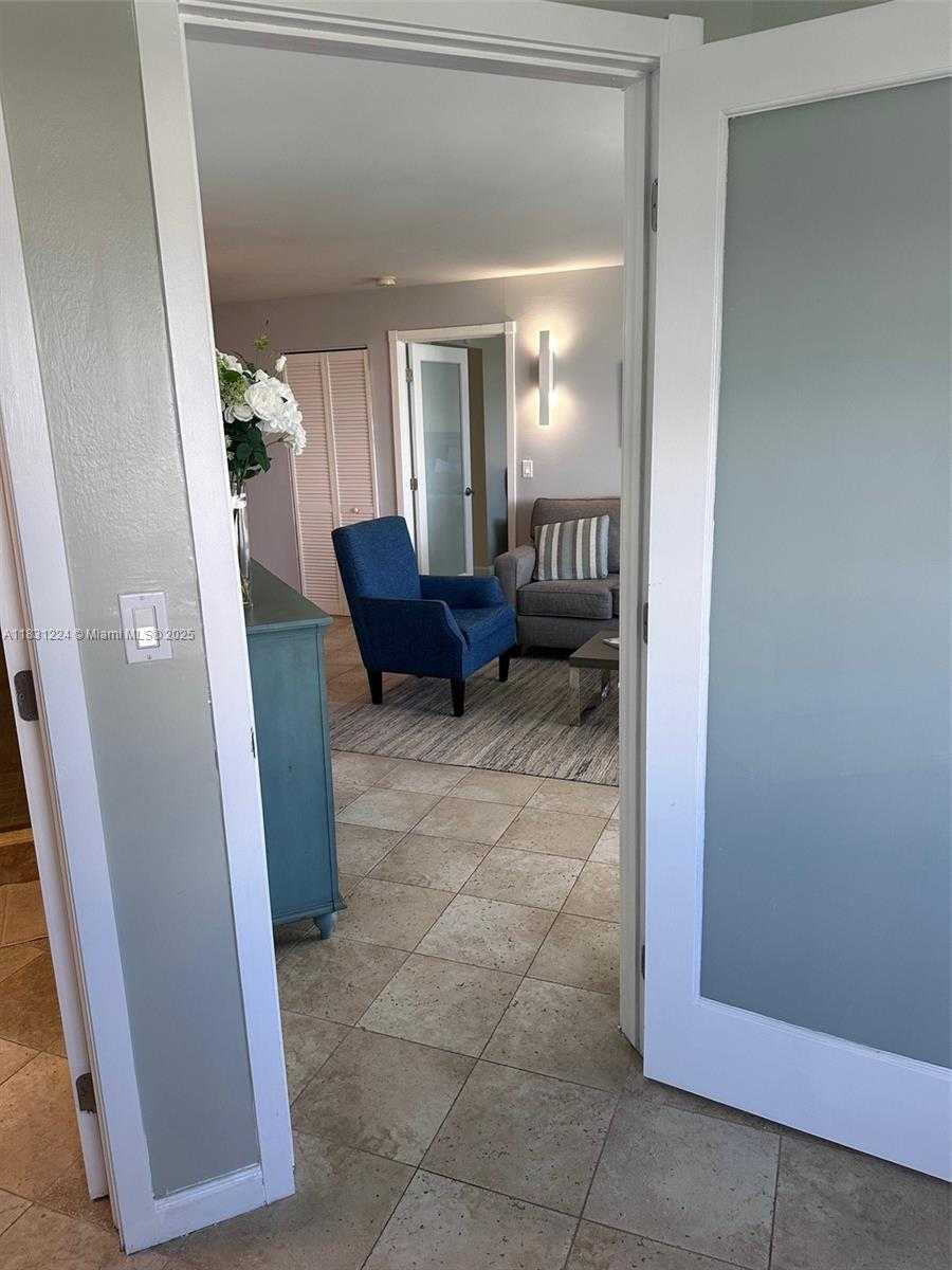 Small Image of 5880 COLLINS AVE #1203, Miami Beach Number 43