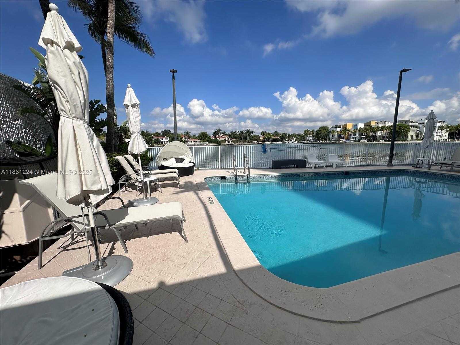 Small Image of 5880 COLLINS AVE #1203, Miami Beach Number 47