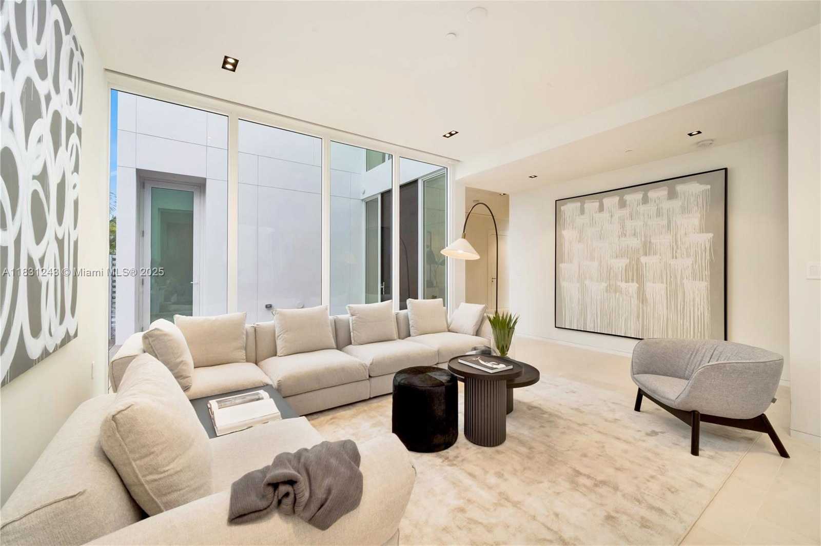 Small Image of 1011 WEST 48TH ST #8, Miami Beach Number 17