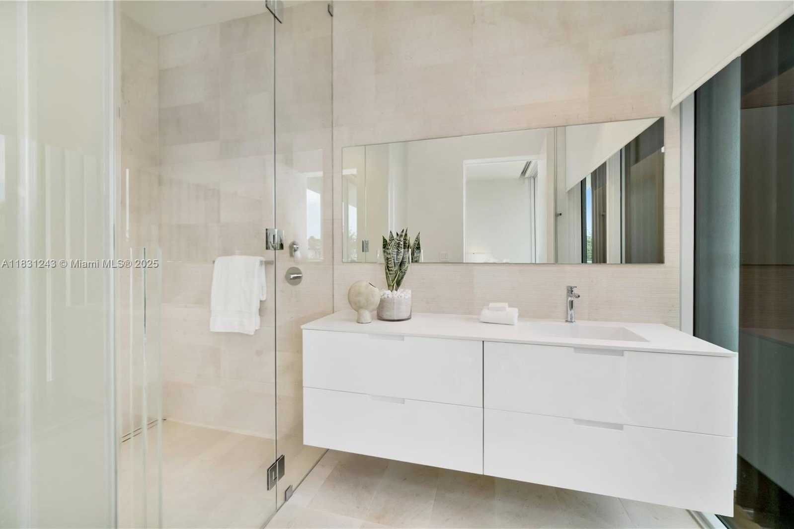 Small Image of 1011 WEST 48TH ST #8, Miami Beach Number 30