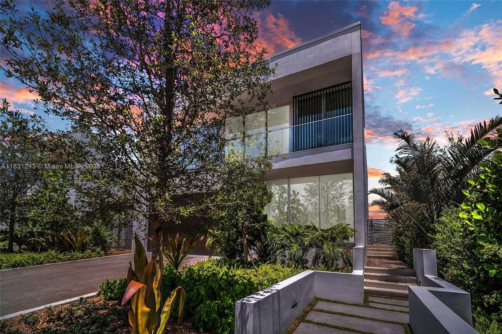 Small Image of 1011 WEST 48TH ST #8, Miami Beach Number 36