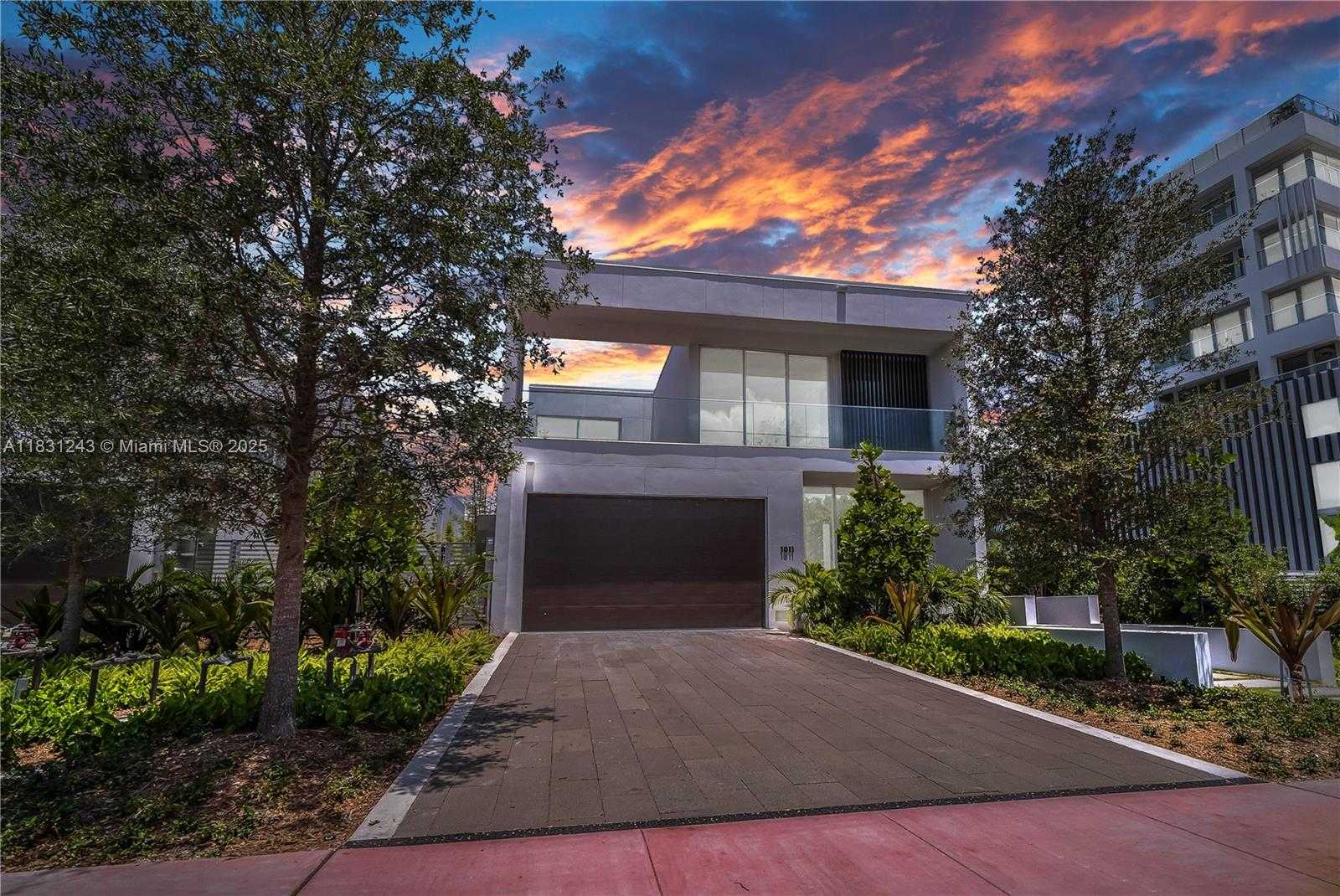 Small Image of 1011 WEST 48TH ST #8, Miami Beach Number 37