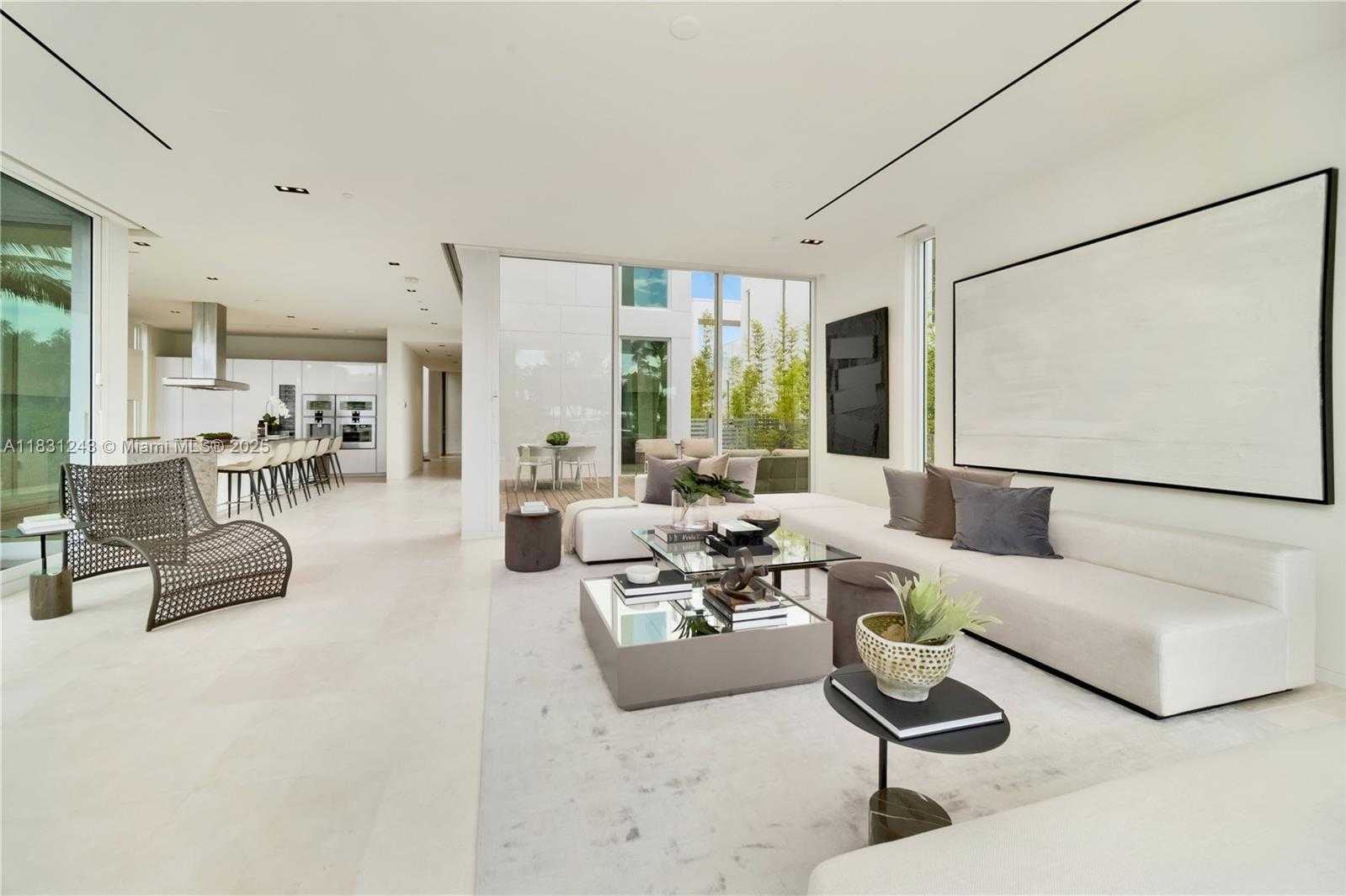 Small Image of 1011 WEST 48TH ST #8, Miami Beach Number 4