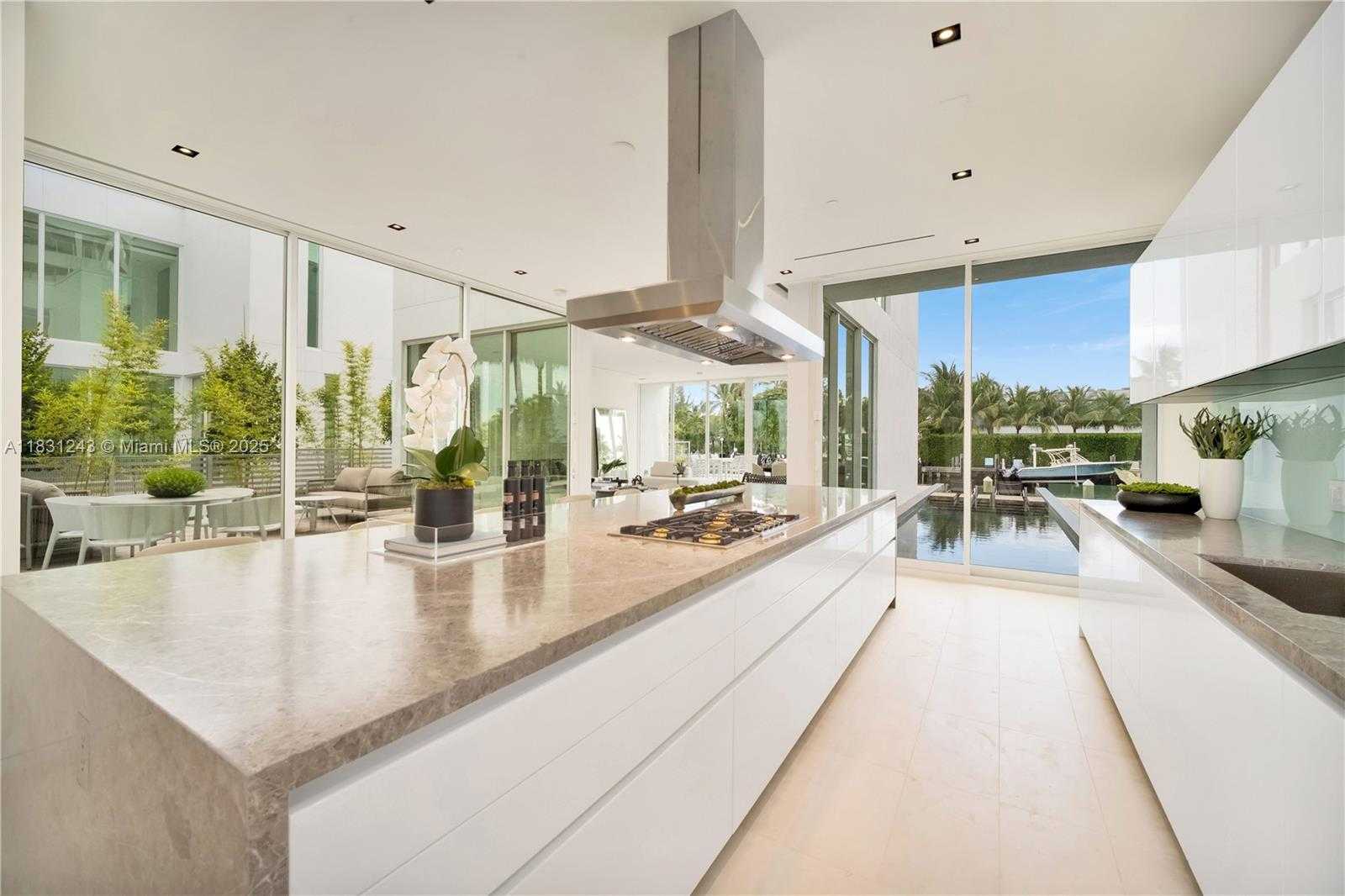 Small Image of 1011 WEST 48TH ST #8, Miami Beach Number 8