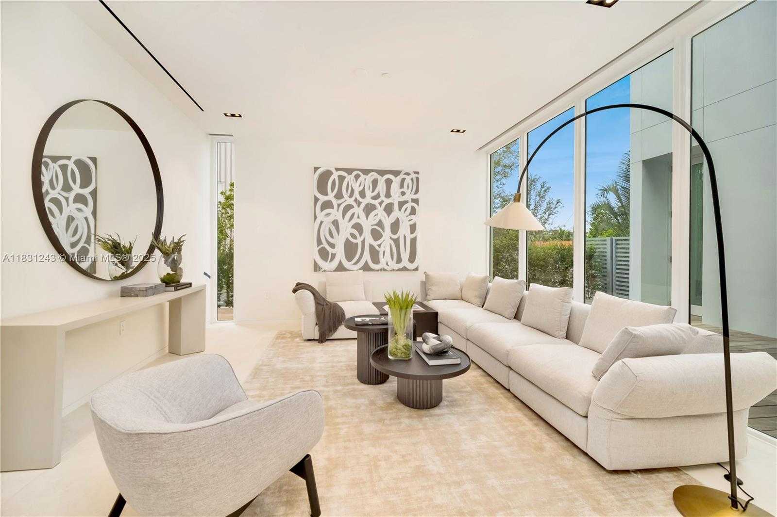 Small Image of 1011 WEST 48TH ST #8, Miami Beach Number 9