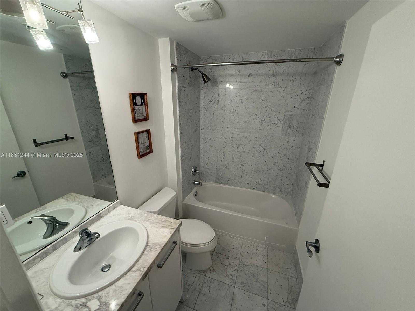 Small Image of 244 BISCAYNE BLVD #908, Miami Number 5
