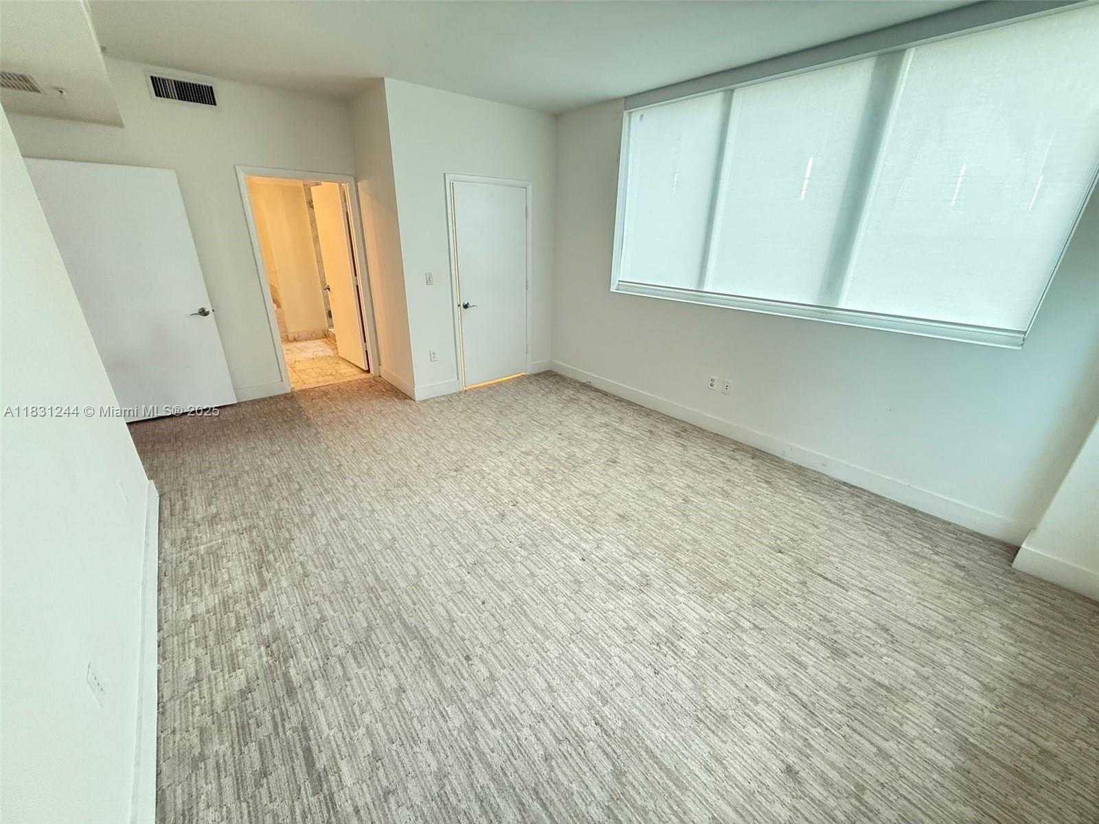 Small Image of 244 BISCAYNE BLVD #908, Miami Number 8