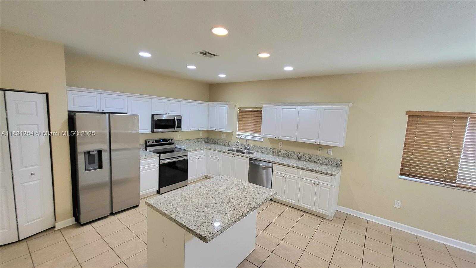 Small Image of 9409 SOUTH WEST 225TH ST, Cutler Bay Number 4