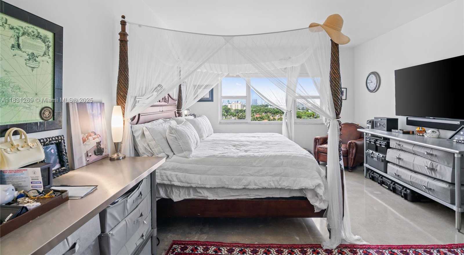 Small Image of 4925 COLLINS AVE #8F, Miami Beach Number 21