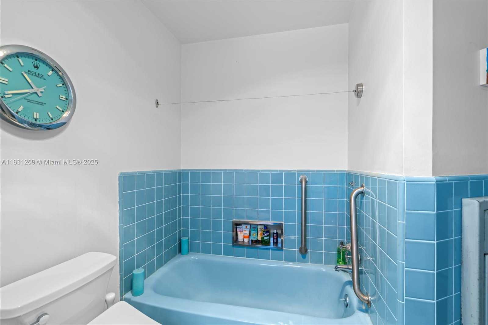 Small Image of 4925 COLLINS AVE #8F, Miami Beach Number 31