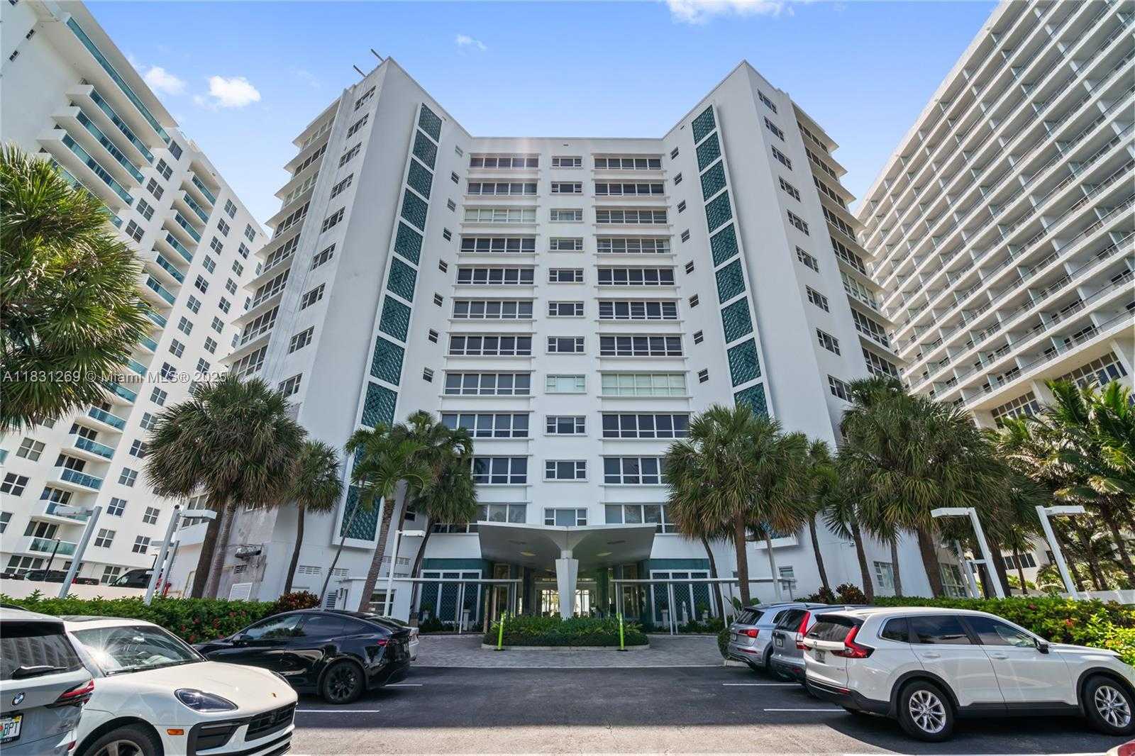 Small Image of 4925 COLLINS AVE #8F, Miami Beach Number 32