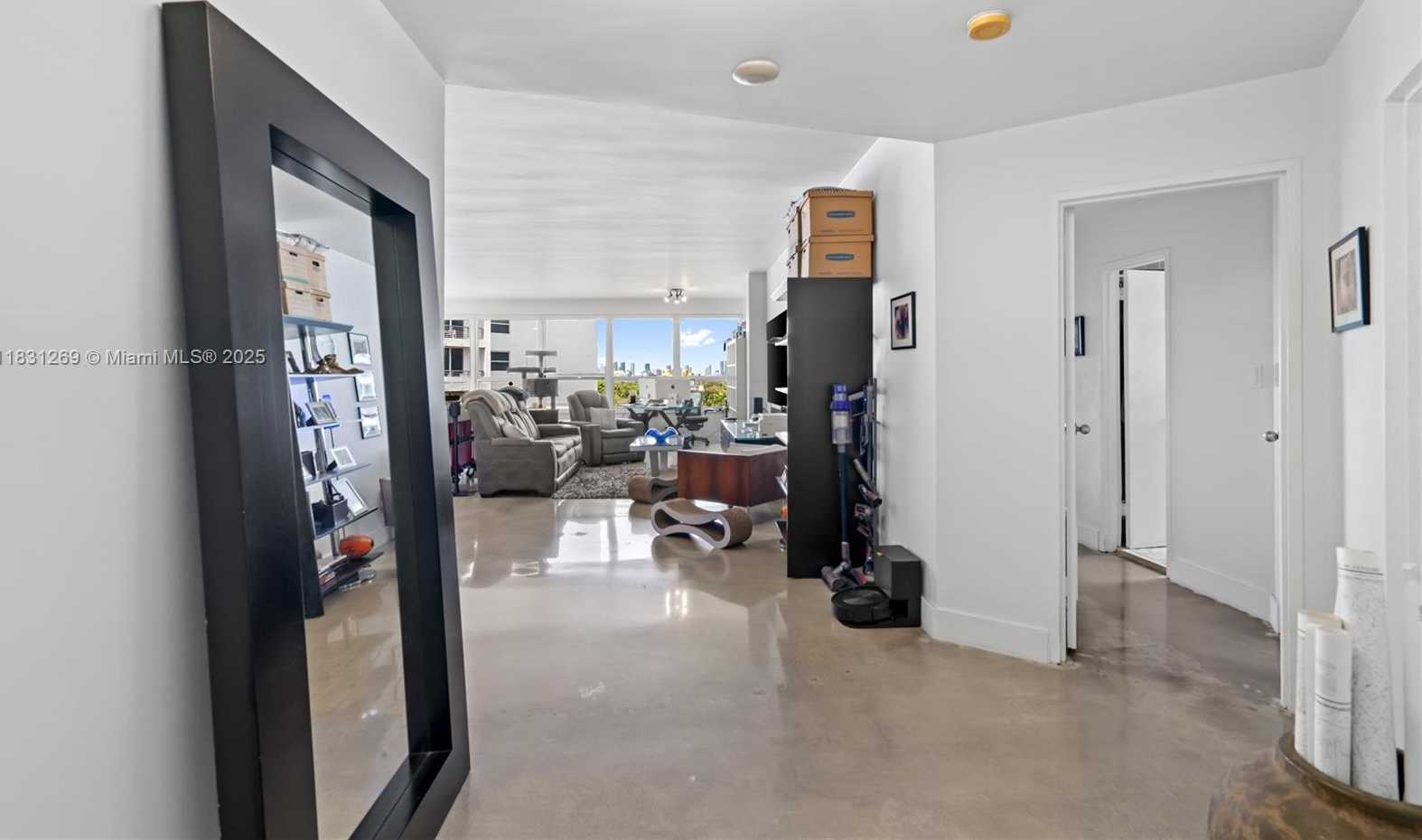 Small Image of 4925 COLLINS AVE #8F, Miami Beach Number 5