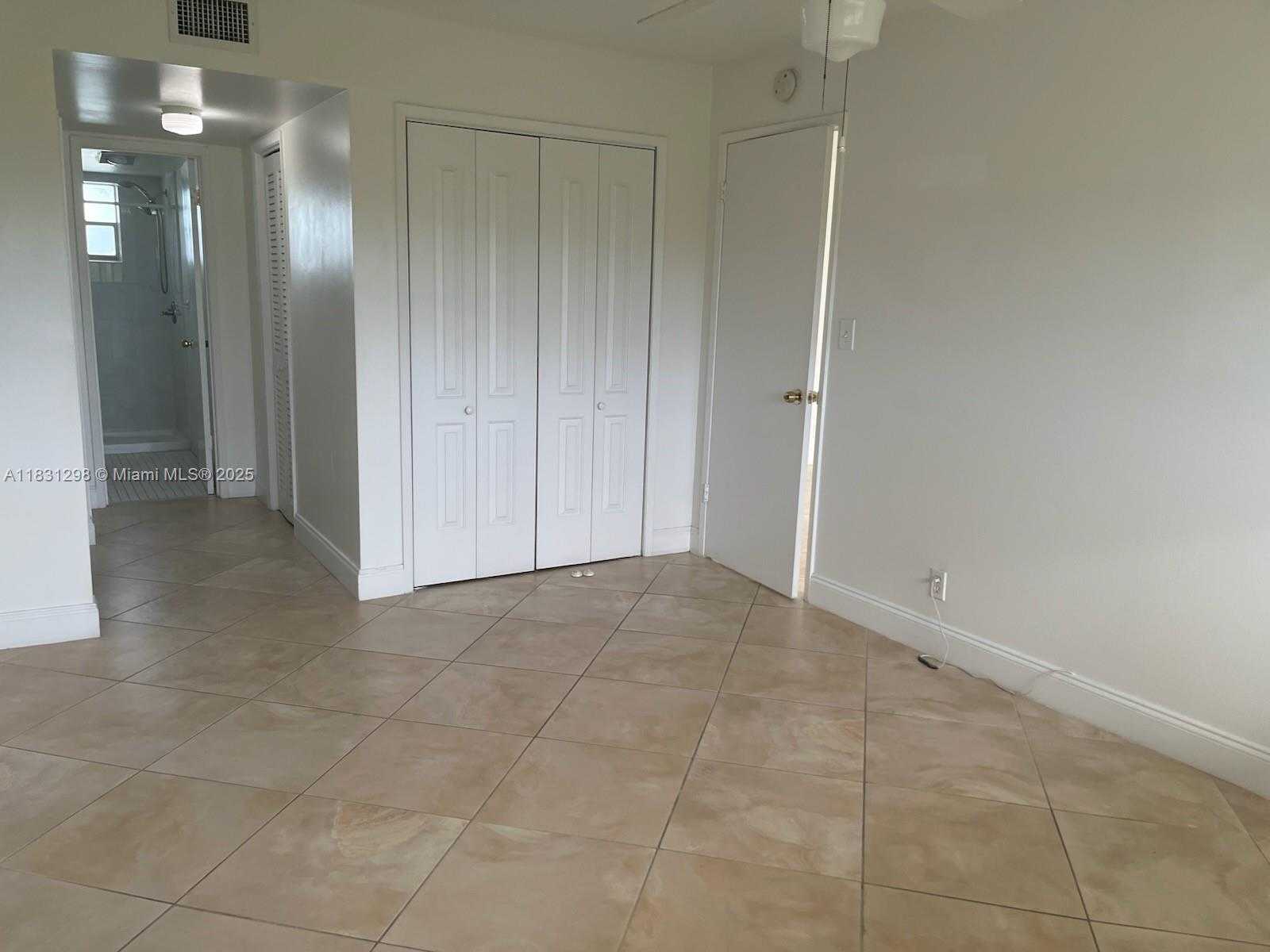 Small Image of 950 HILLCREST DR #302, Hollywood Number 21