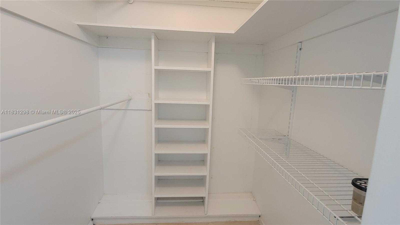 Small Image of 950 HILLCREST DR #302, Hollywood Number 22