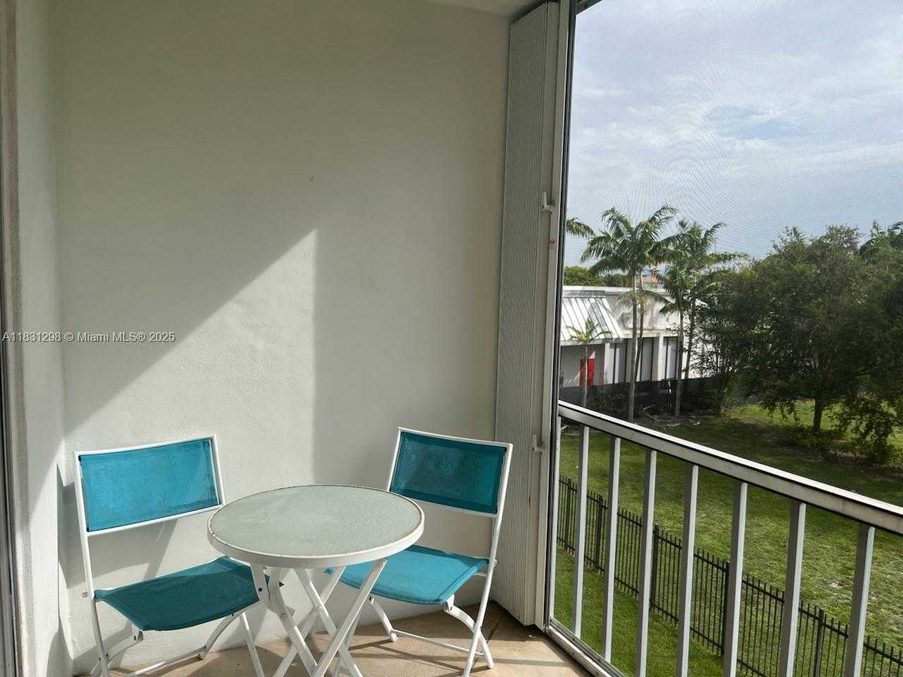 Small Image of 950 HILLCREST DR #302, Hollywood Number 23