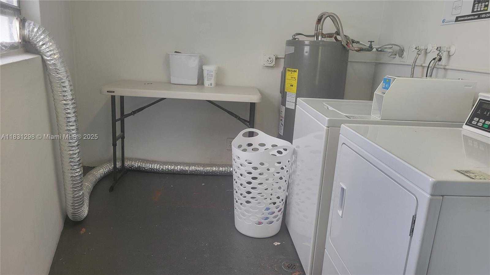 Small Image of 950 HILLCREST DR #302, Hollywood Number 31