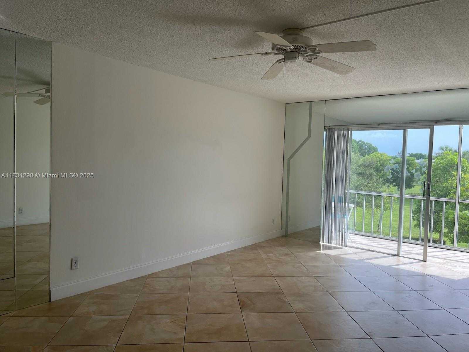 Small Image of 950 HILLCREST DR #302, Hollywood Number 9