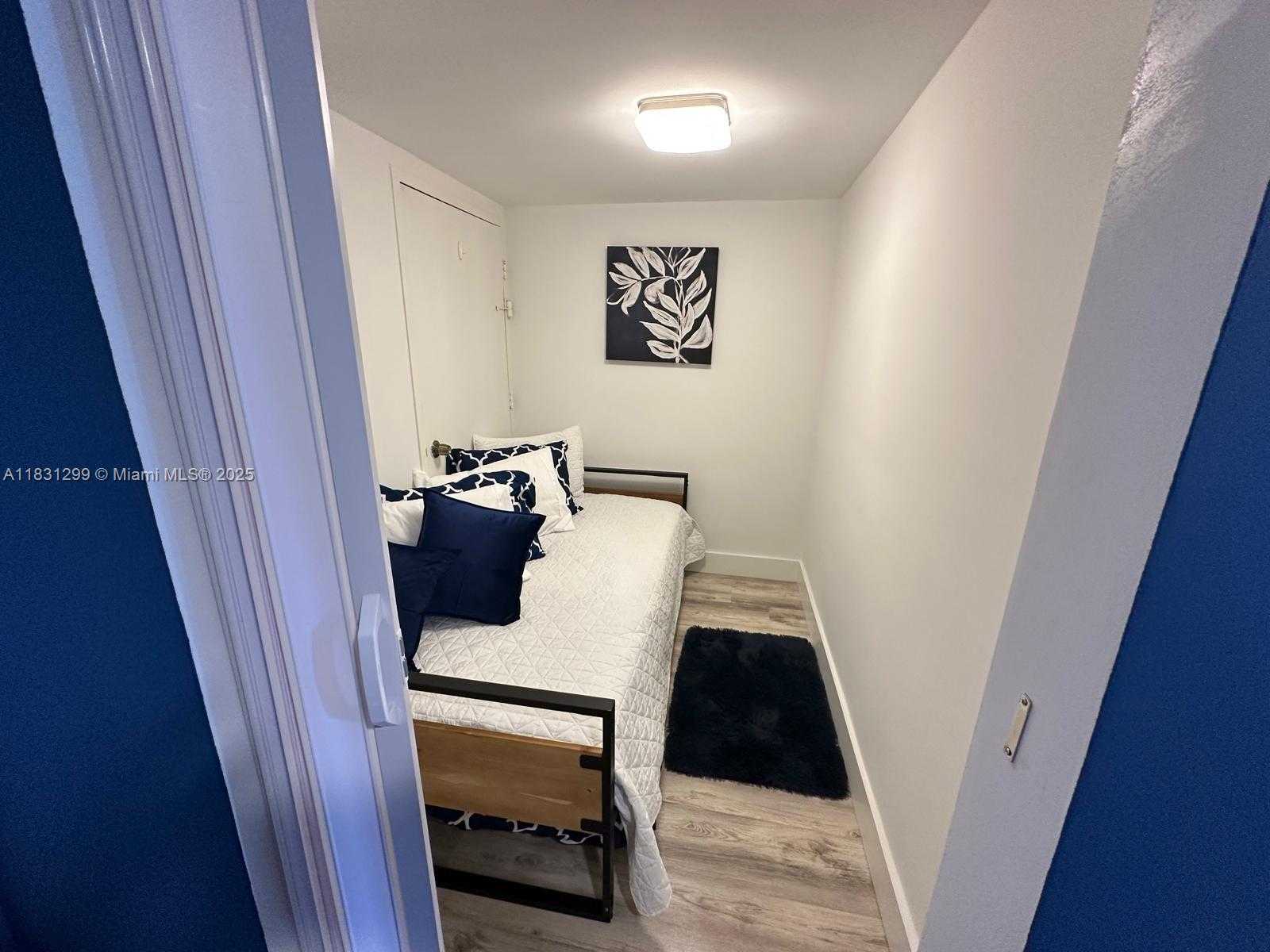 Small Image of 5401 COLLINS AVE #922, Miami Beach Number 18