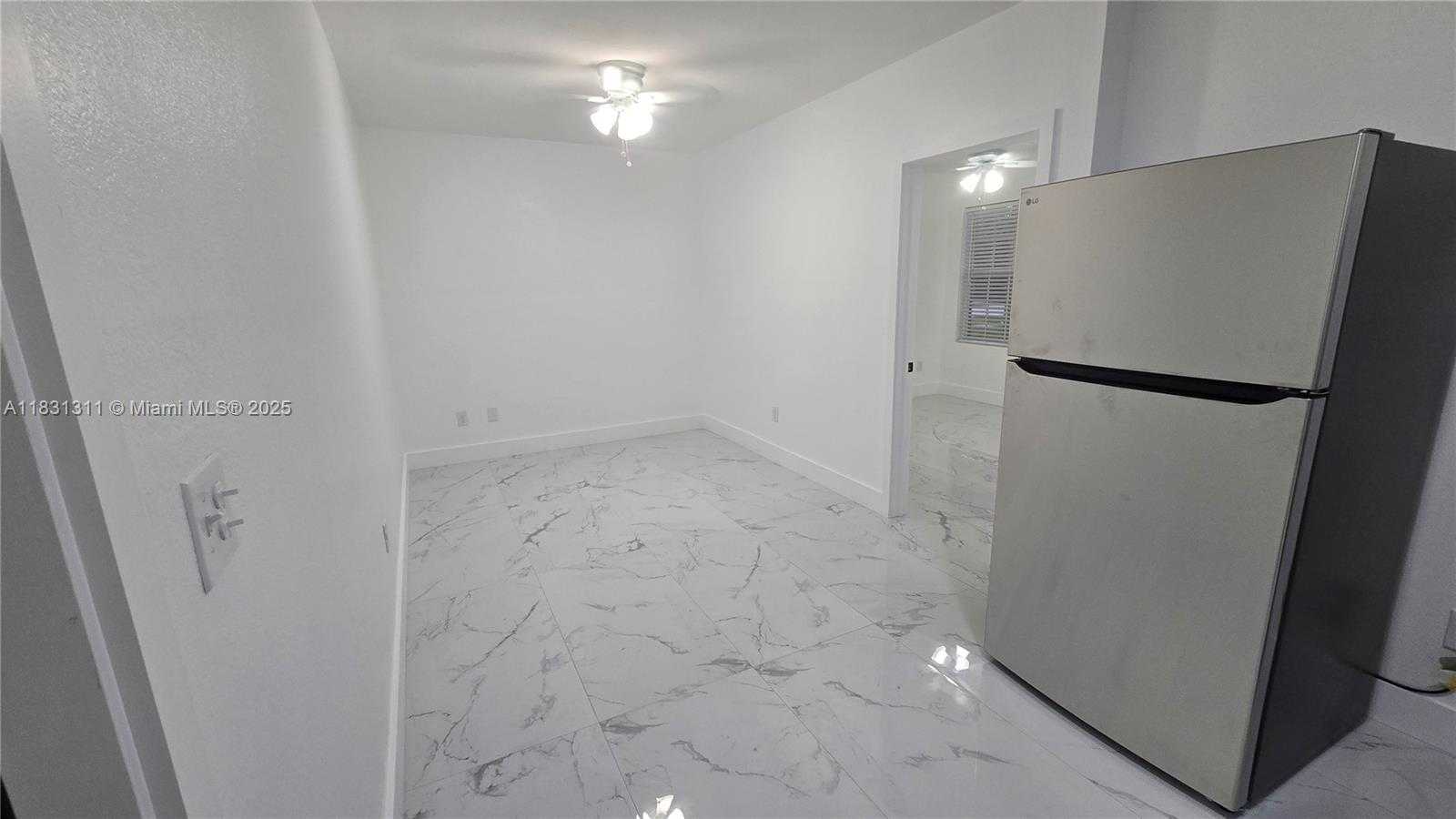 Small Image of 13216 SOUTH WEST 86TH LN, Miami Number 3