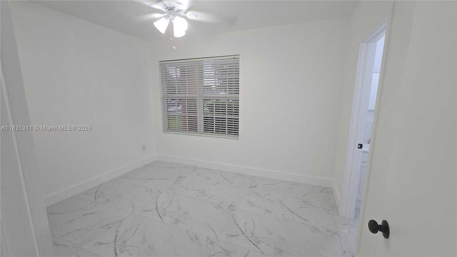 Small Image of 13216 SOUTH WEST 86TH LN, Miami Number 4