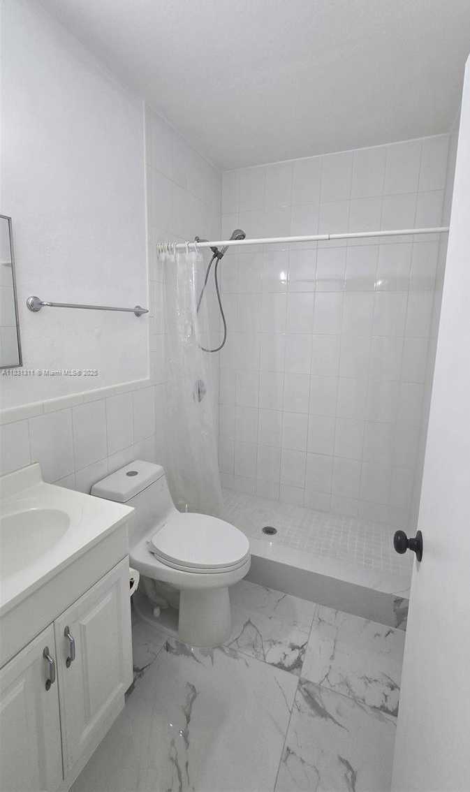Small Image of 13216 SOUTH WEST 86TH LN, Miami Number 5