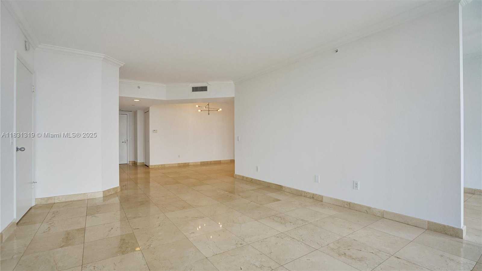 Small Image of 21055 YACHT CLUB DR #1707, Aventura Number 11