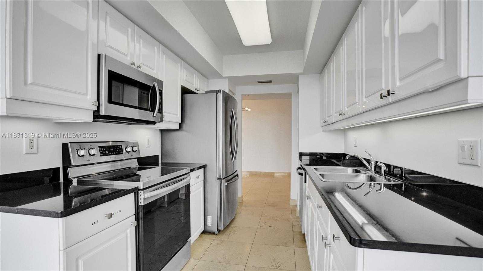 Small Image of 21055 YACHT CLUB DR #1707, Aventura Number 14