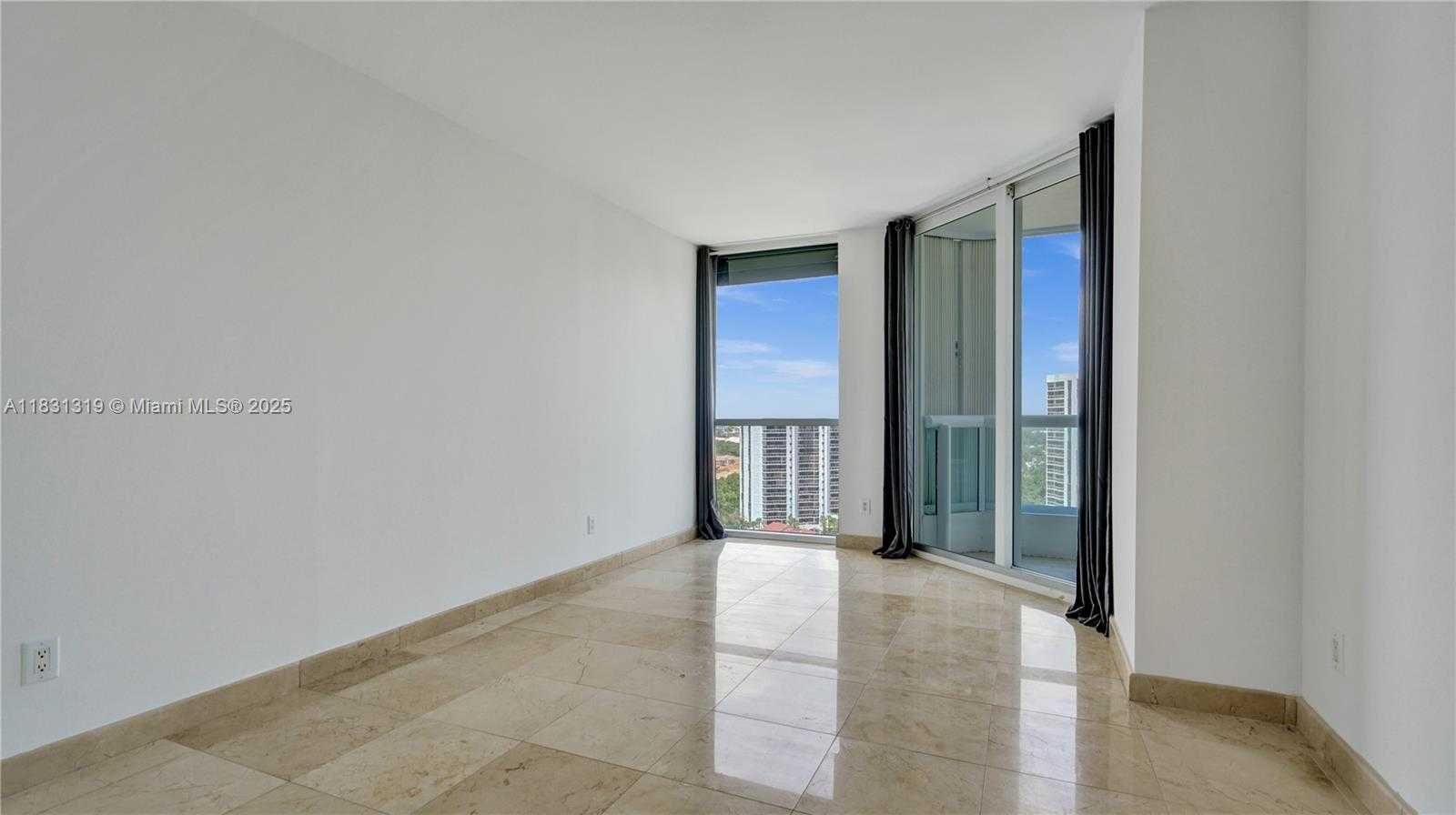 Small Image of 21055 YACHT CLUB DR #1707, Aventura Number 19
