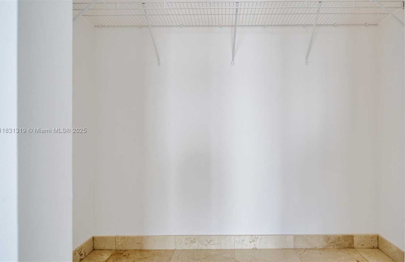 Small Image of 21055 YACHT CLUB DR #1707, Aventura Number 22