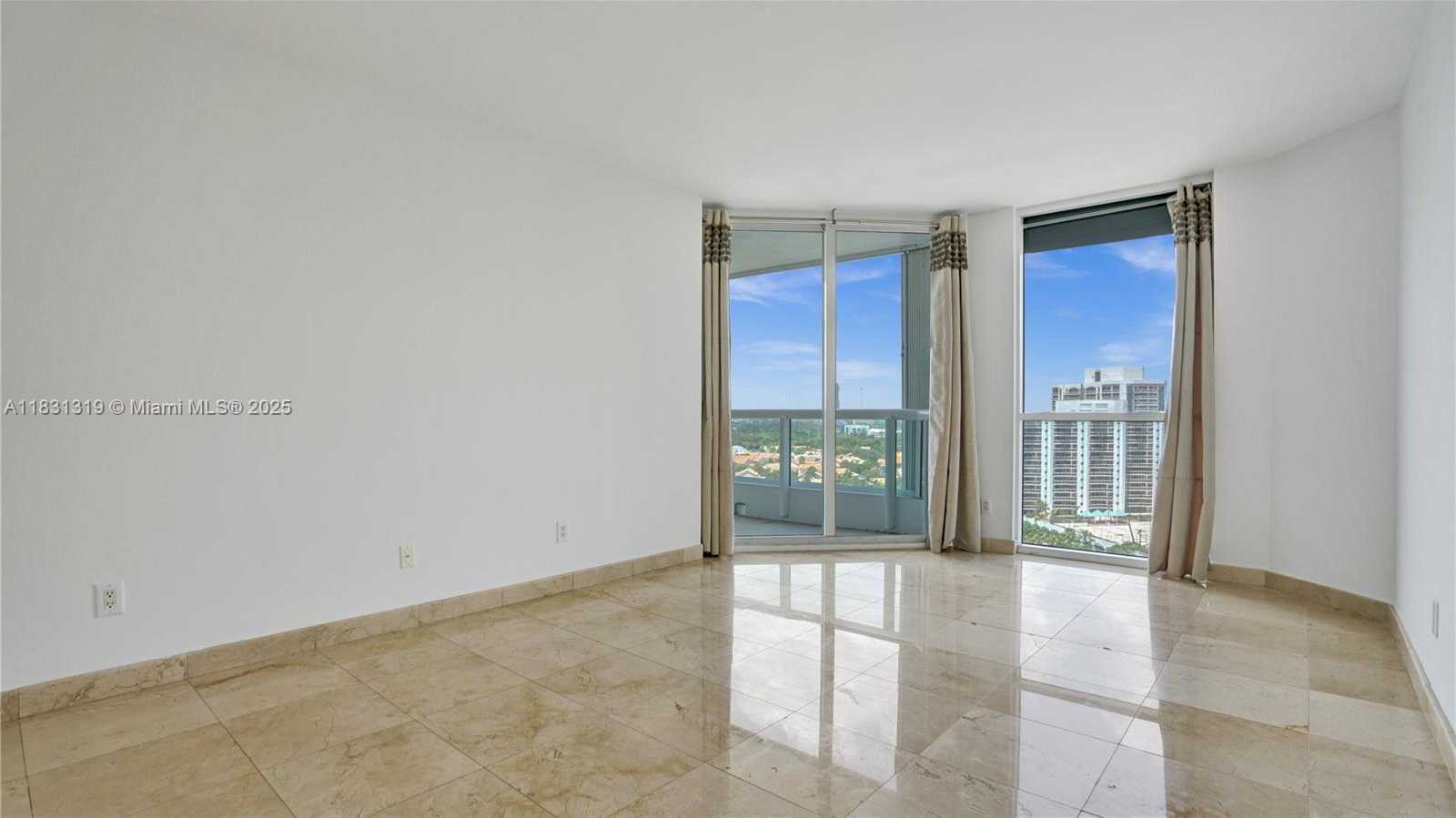 Small Image of 21055 YACHT CLUB DR #1707, Aventura Number 24